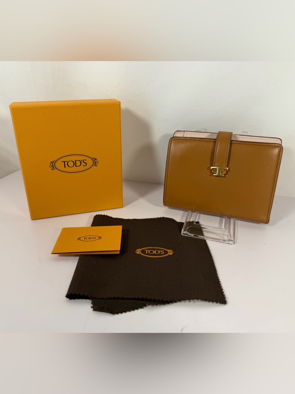 Tod’s T Logo Two-Tone Leather Bifold Wallet Tan Pink Gold Hardware